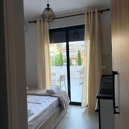 Soft Pine * Golem (Tirana)